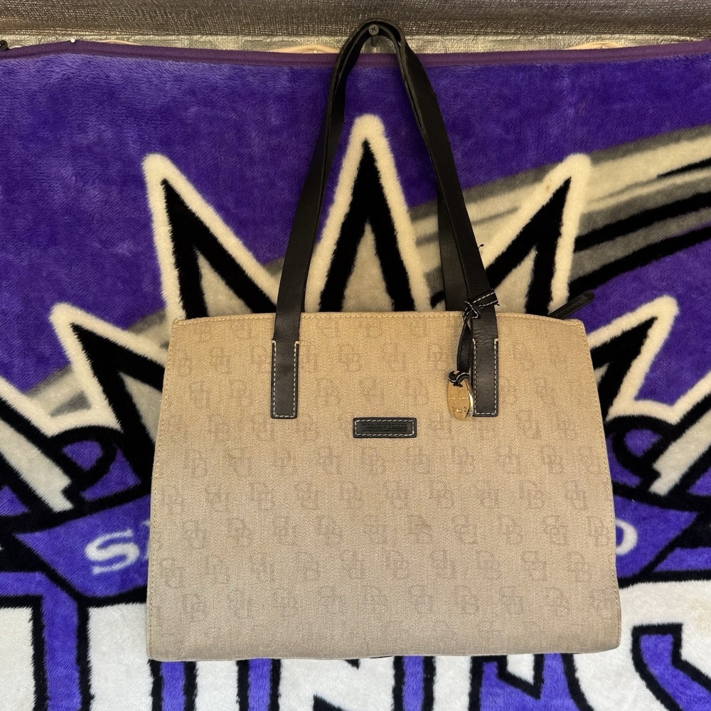 Dooney & Bourke East West Tote Signature Quilt Tan & Pink Stitching‎